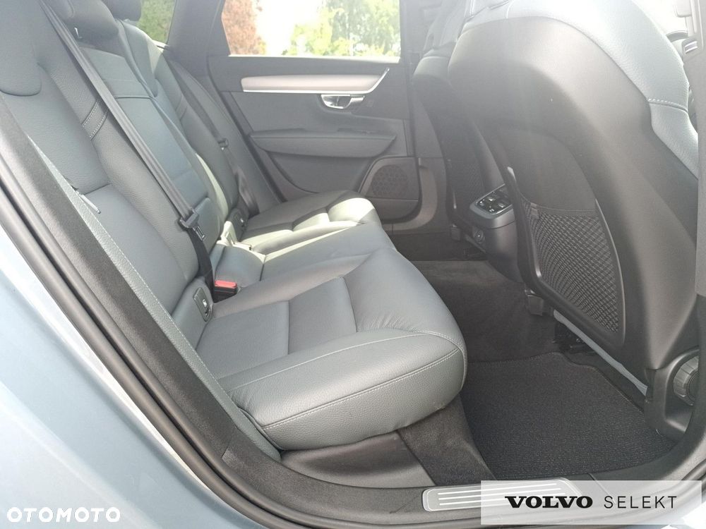 Volvo V90 Cross Country - 11