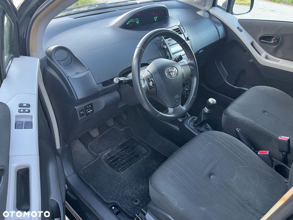 Toyota Yaris 1.0 Luna A/C - 7