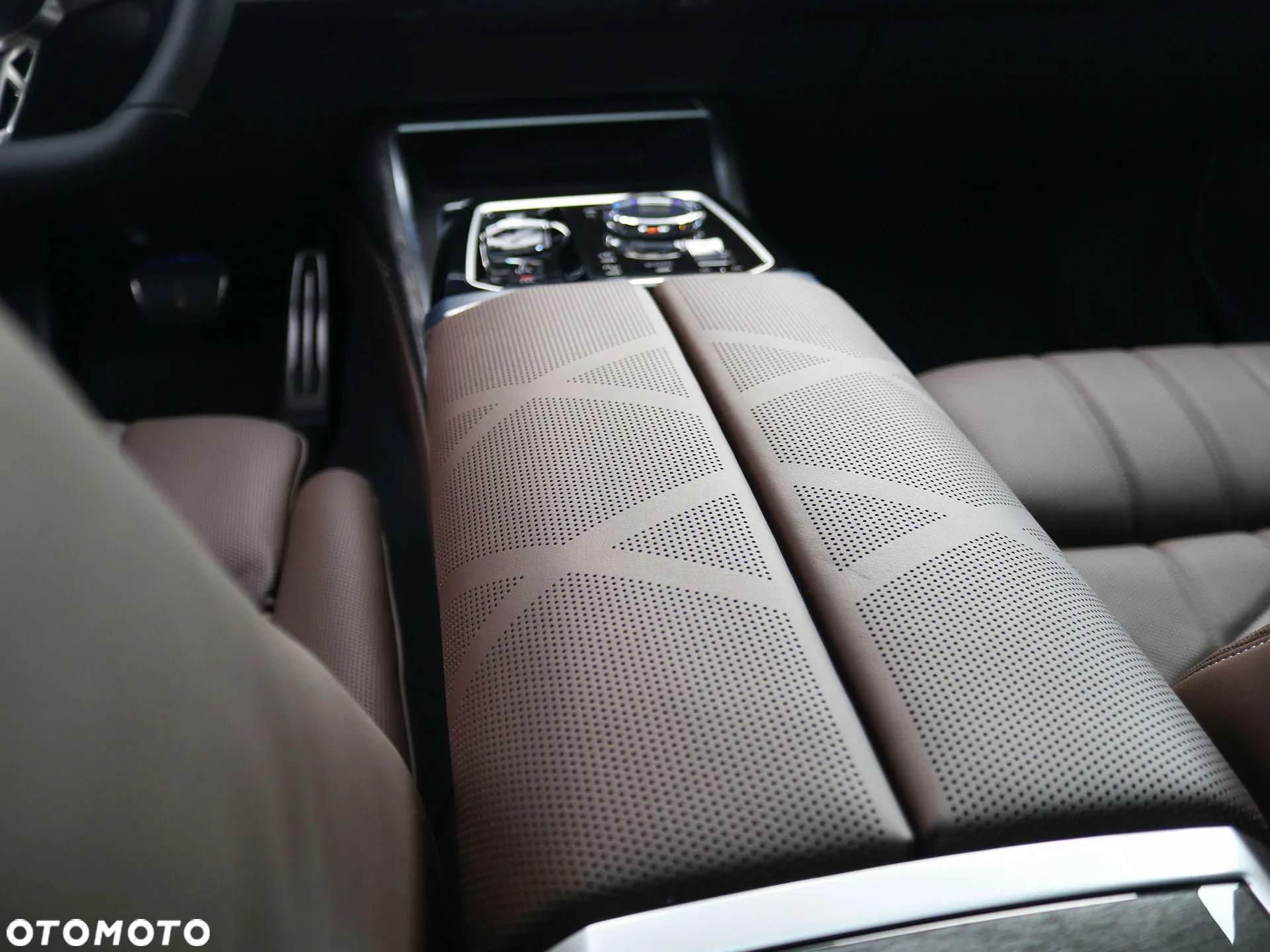 BMW Seria 7 - 28