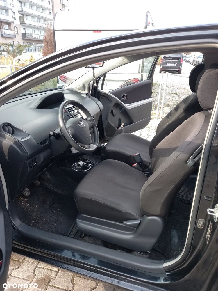 Toyota Yaris 1.0 Terra - 16