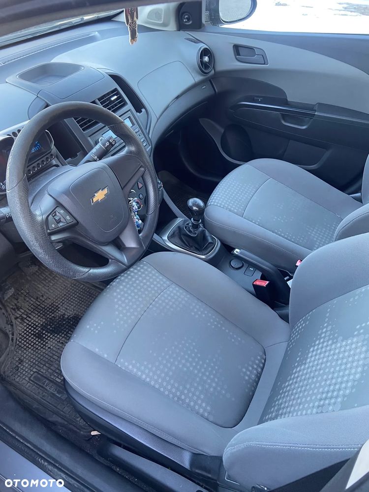 Chevrolet Aveo - 11