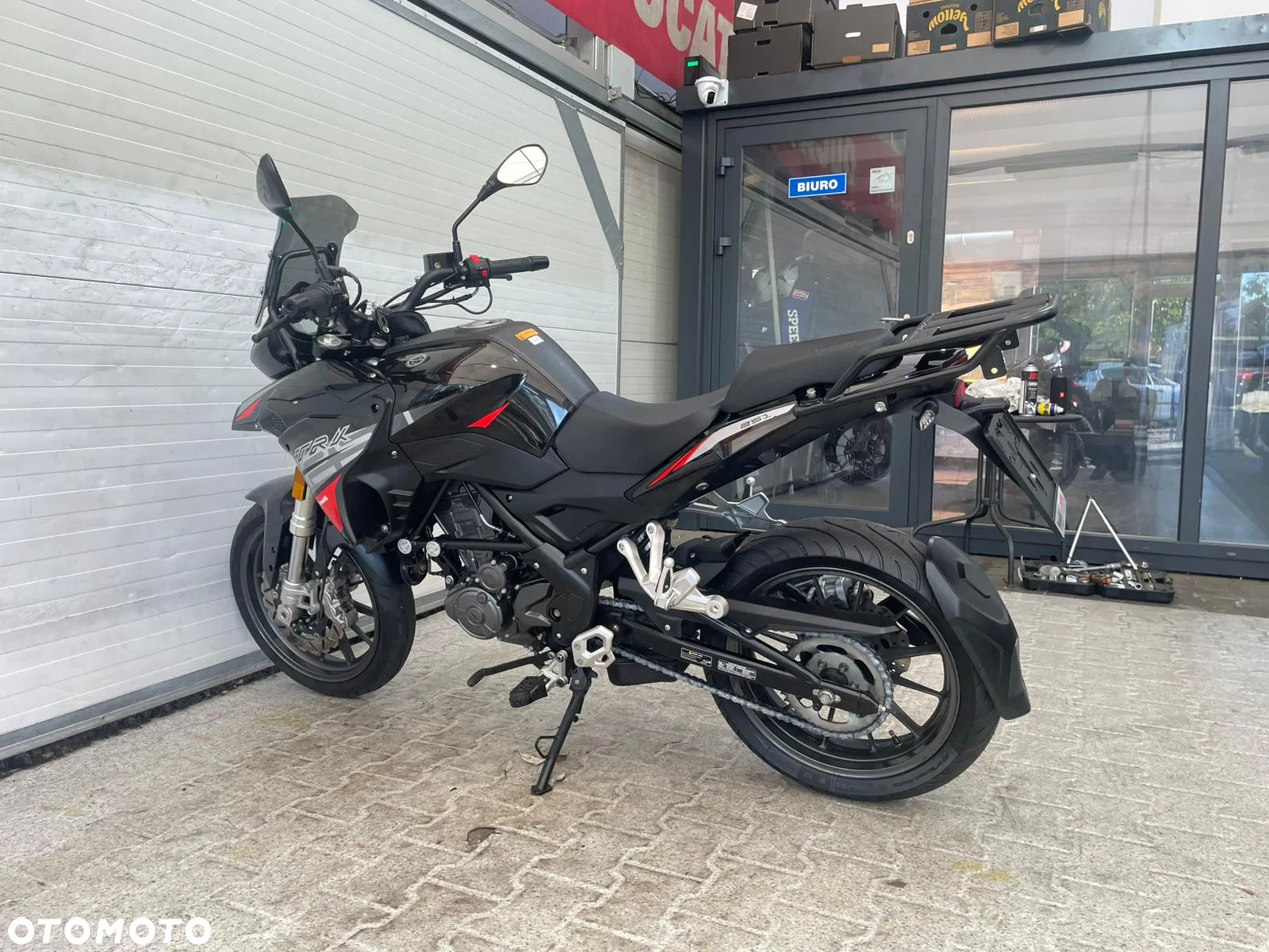 Benelli TRK 251 - 10