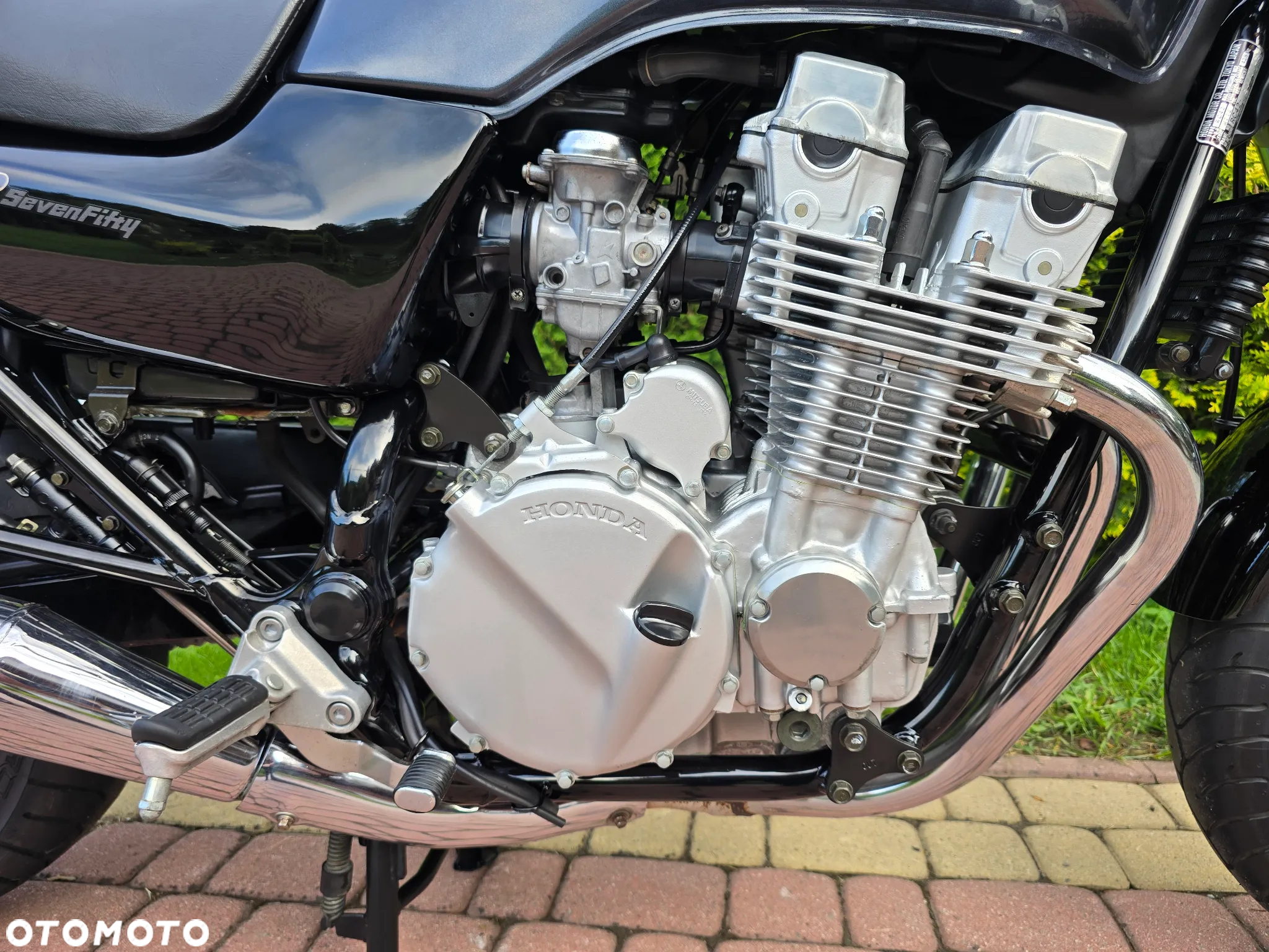 Honda CB - 8