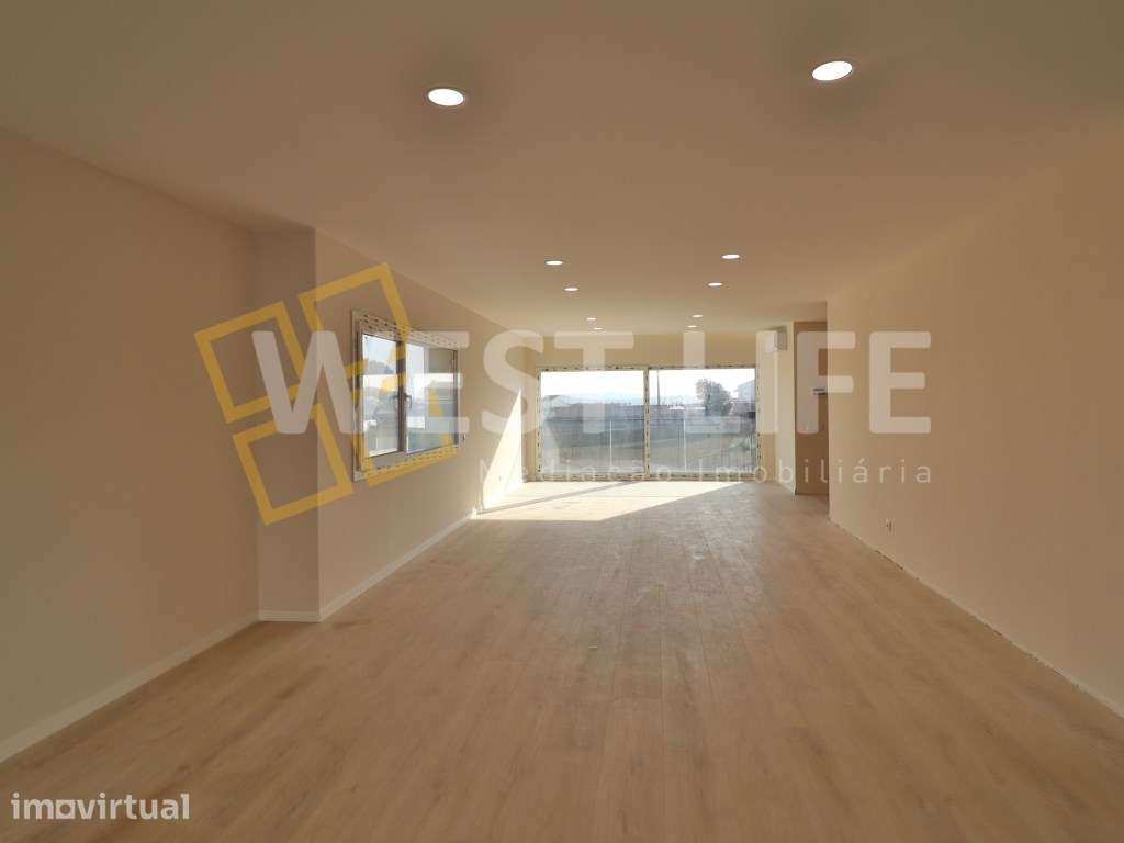 Moradia T5 com piscina e jardim de arquitetura moderna NOVA - 5 min... - Grande imagem: 2/46