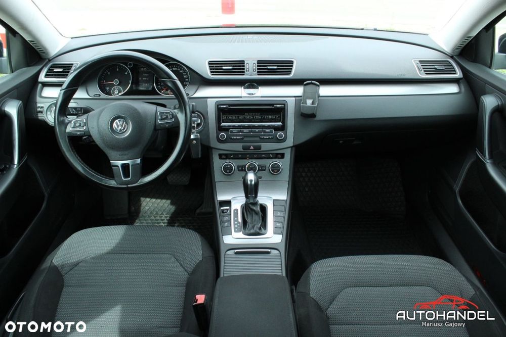 Volkswagen Passat - 8