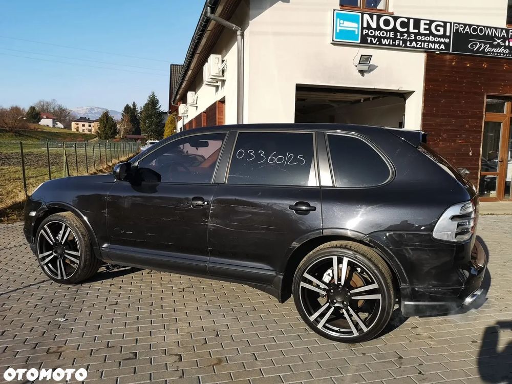 Porsche Cayenne - 4