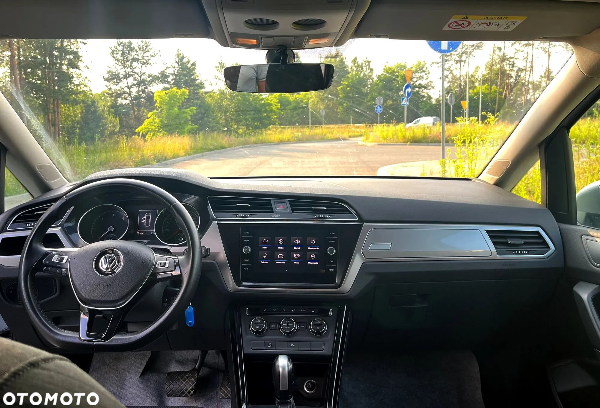 Volkswagen Touran 2.0 TDI BMT Comfortline Plus DSG - 2
