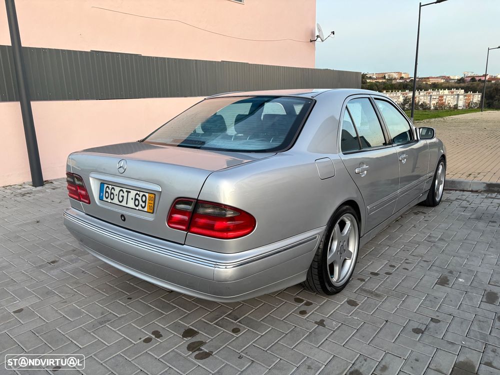 Mercedes-Benz E 240 Classic - 24