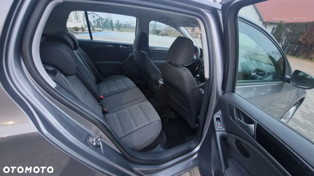 Volkswagen Golf - 24