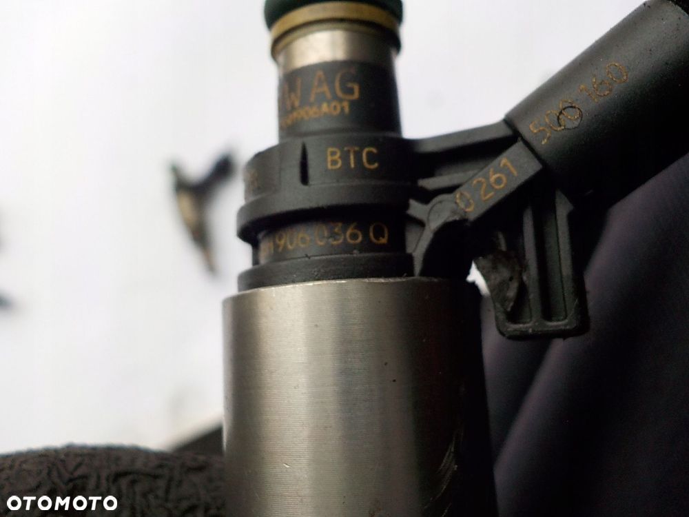 AUDI A3 II 8P 1.8 TFSI WTRYSKIWACZ 06H906036Q 0261500160 - 2