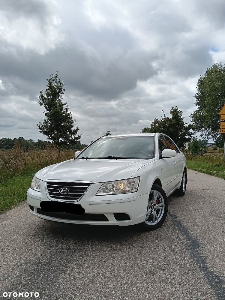 Hyundai Sonata - 2