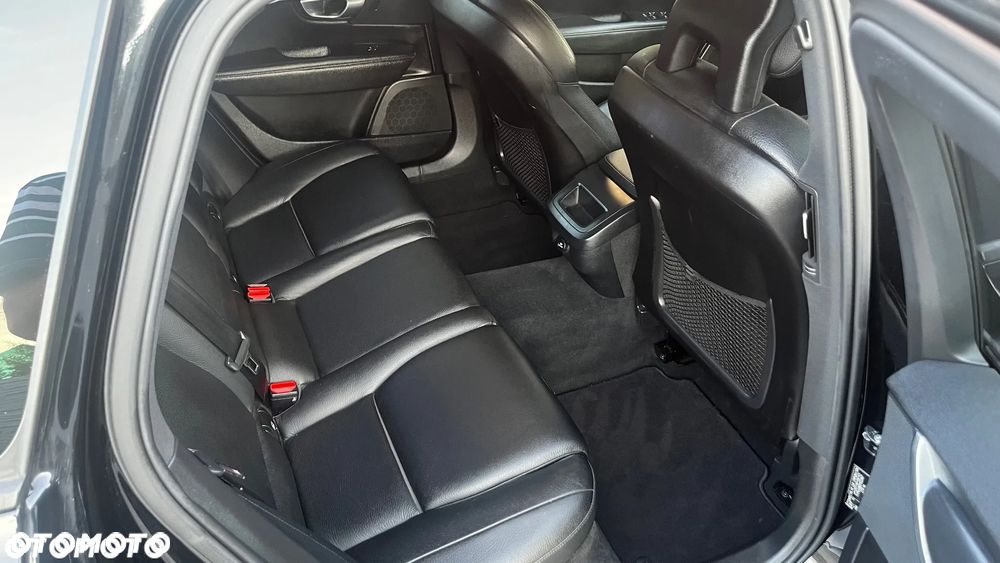 Volvo V90 D4 Momentum - 14