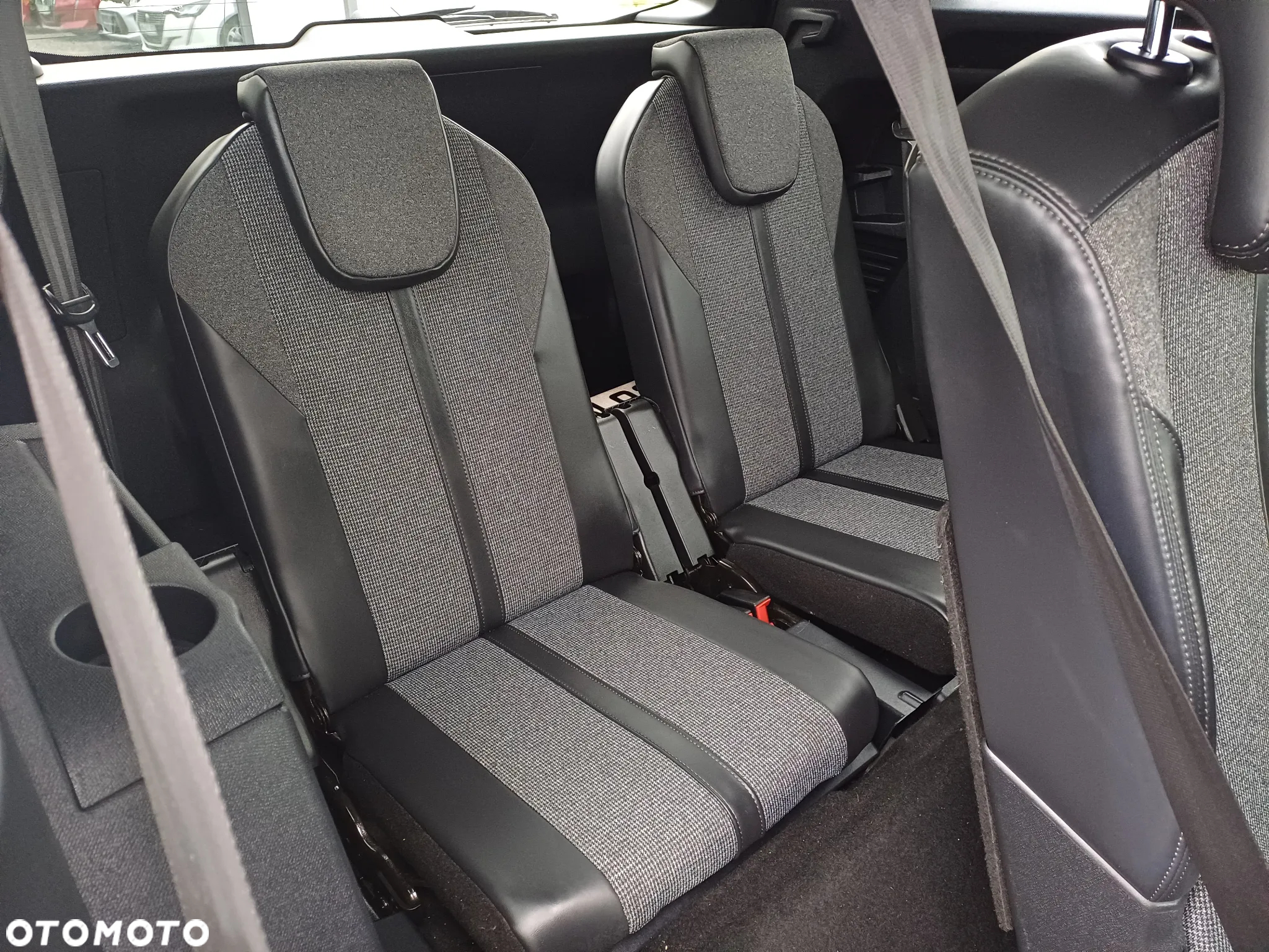 Peugeot 5008 1.2 PureTech Allure S&S - 10