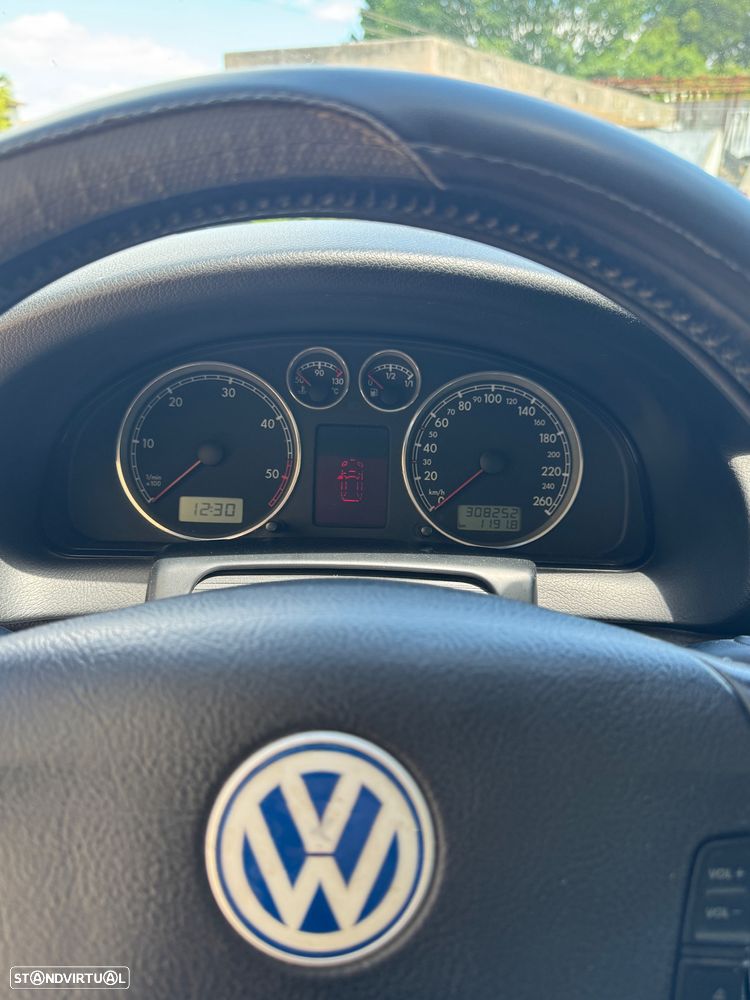 VW Passat Variant 1.9 TDi Highline - 3