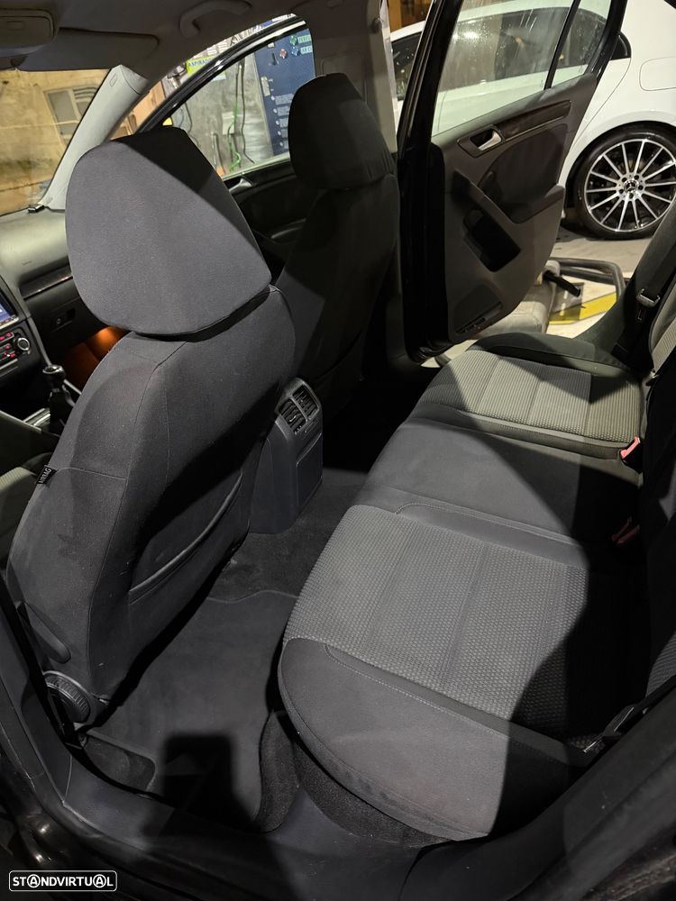 VW Golf 2.0 TDi Confortline - 8