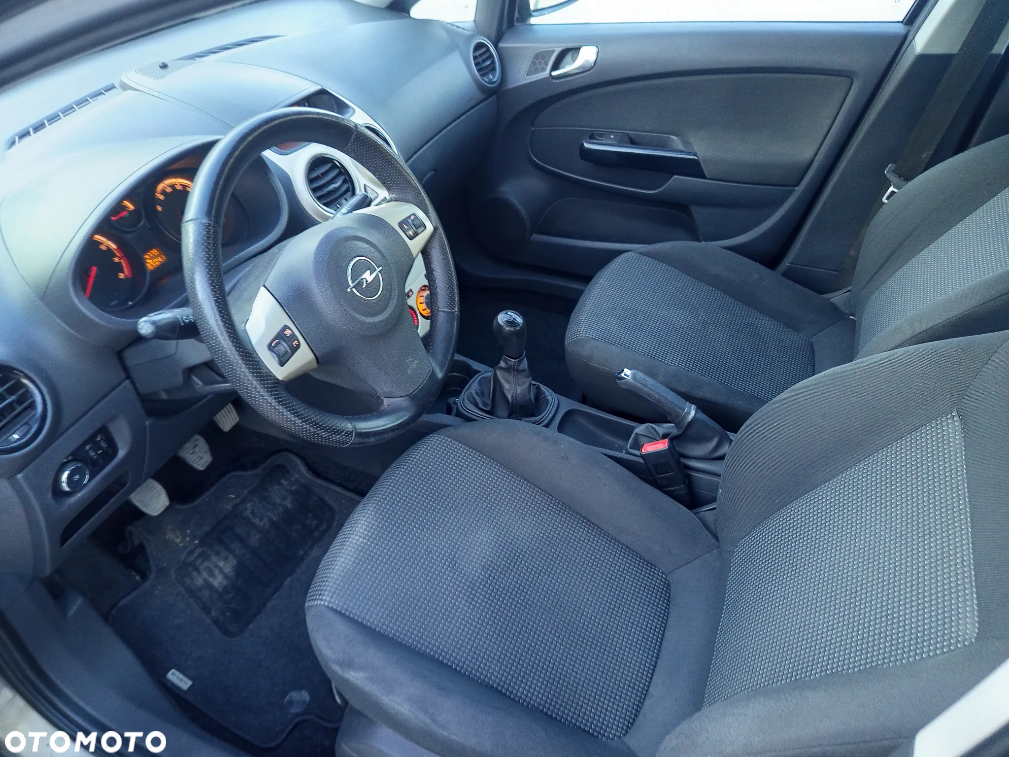 Opel Corsa 1.2 16V - 2