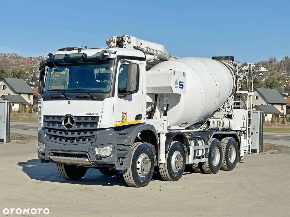 Mercedes-Benz AROCS 3743 * POMPA DO BETONU 24 m + PILOT * STAN BDB / 8x4 - 2