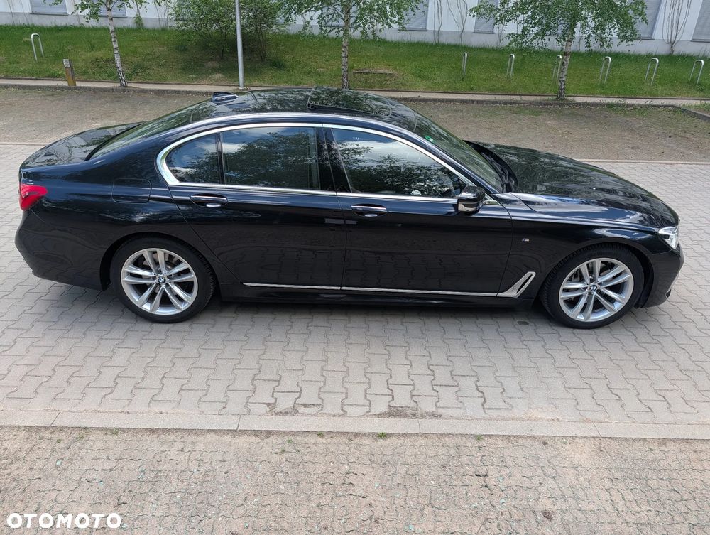 BMW Seria 7 740i - 7