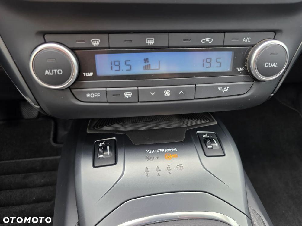 Toyota Avensis - 35