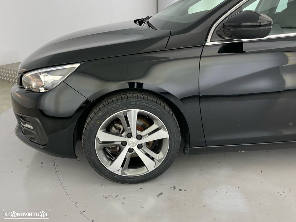 Peugeot 308 SW 1.2 PureTech Allure - 19