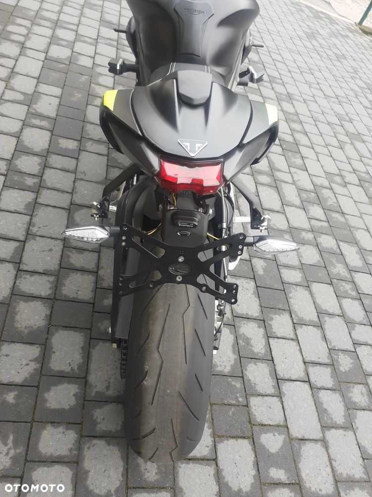 Triumph Street Triple - 22