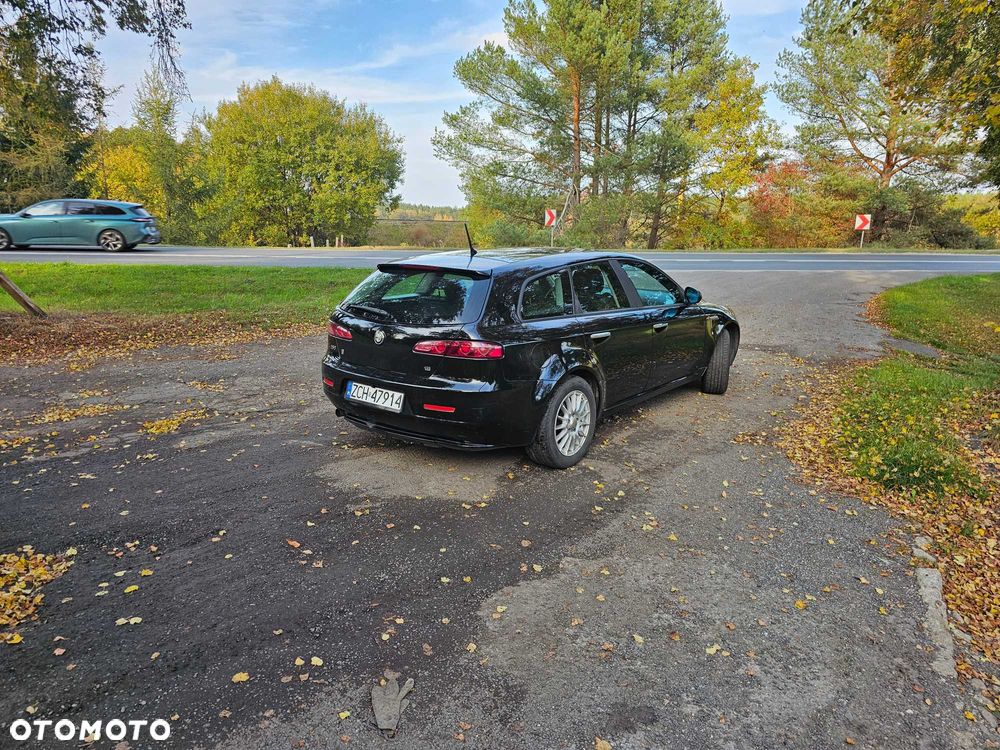 Alfa Romeo 159 2008 photo 5