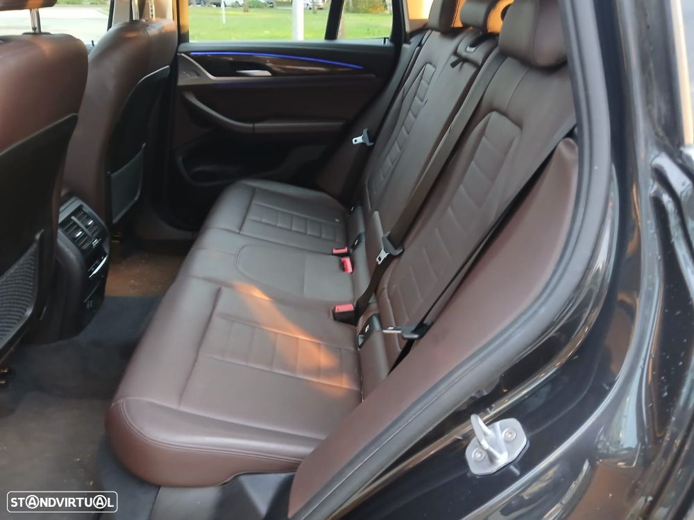 BMW X3 20 d xDrive Line Luxury - 14