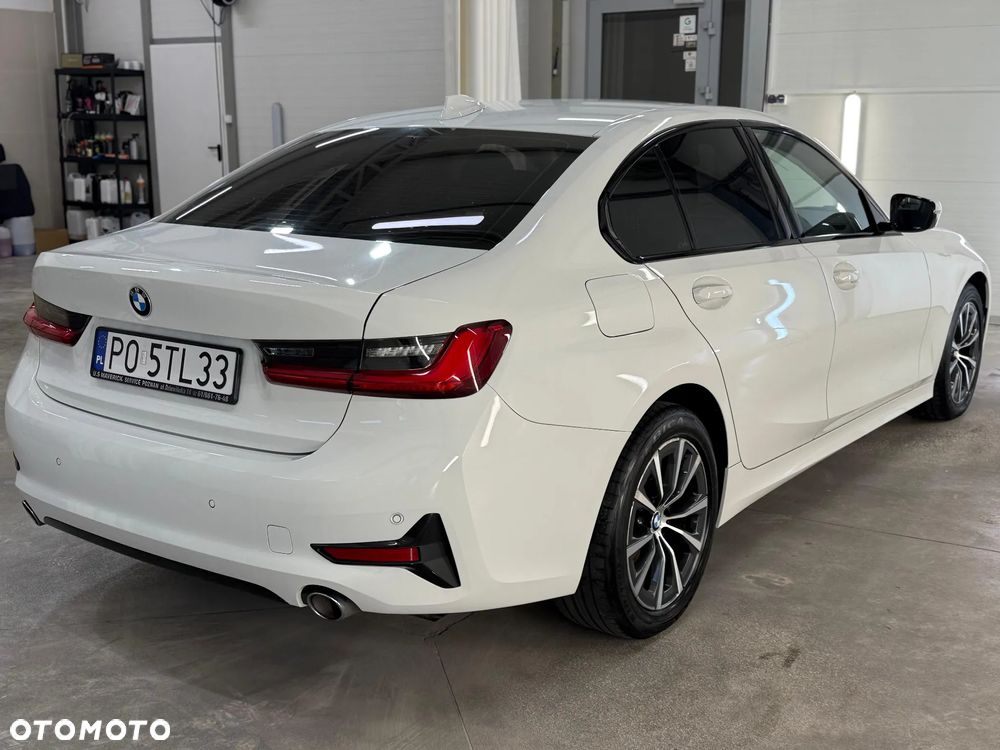 BMW Seria 3 318d Sport Line Shadow - 4