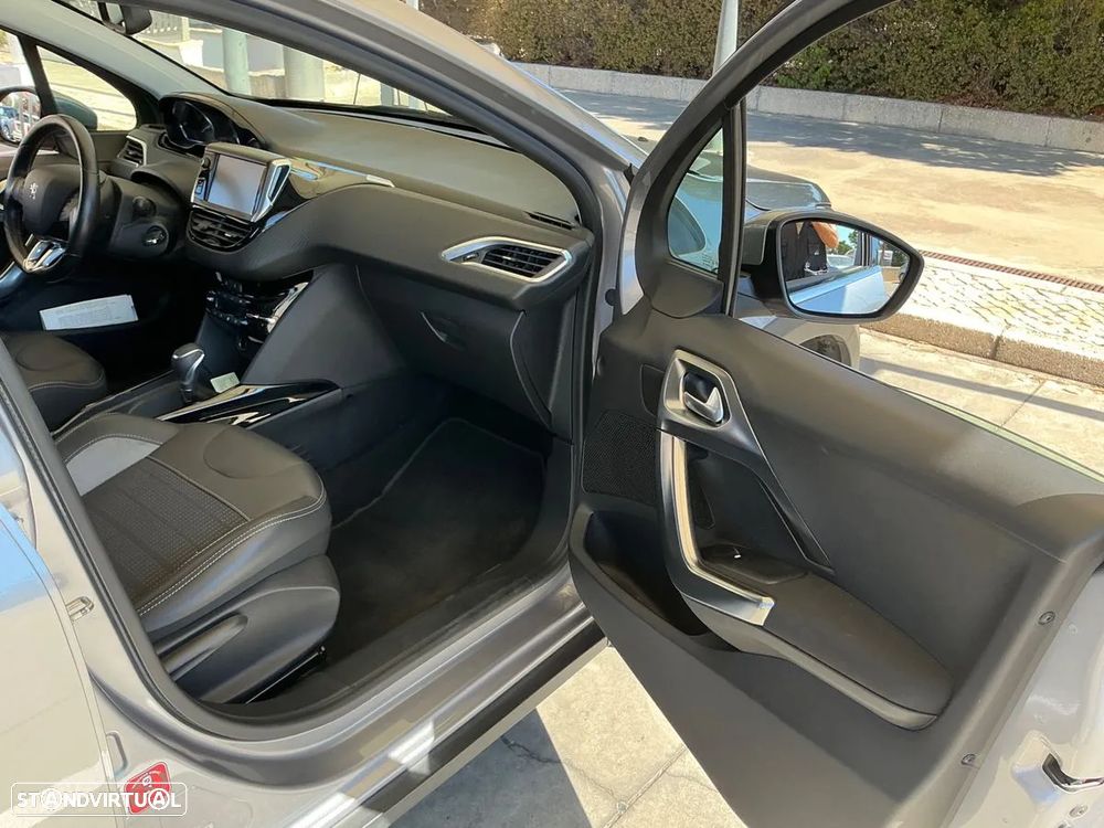 Peugeot 2008 1.2 PureTech Allure EAT6 - 18