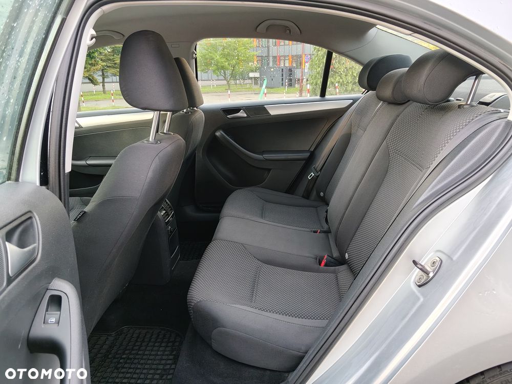 Volkswagen Jetta 1.6 TDI Comfortline Perfectline - 13