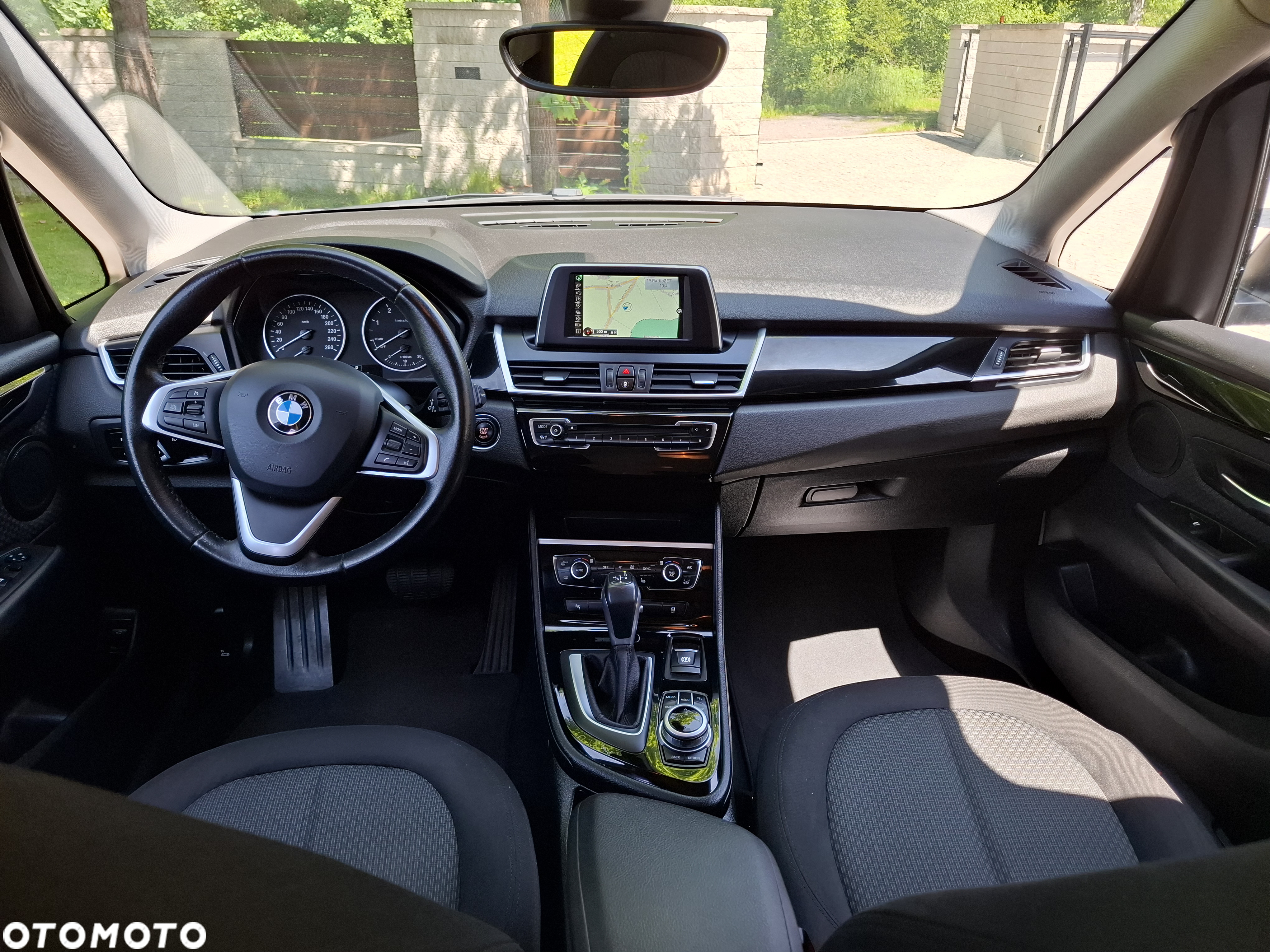 BMW Seria 2 218d - 12