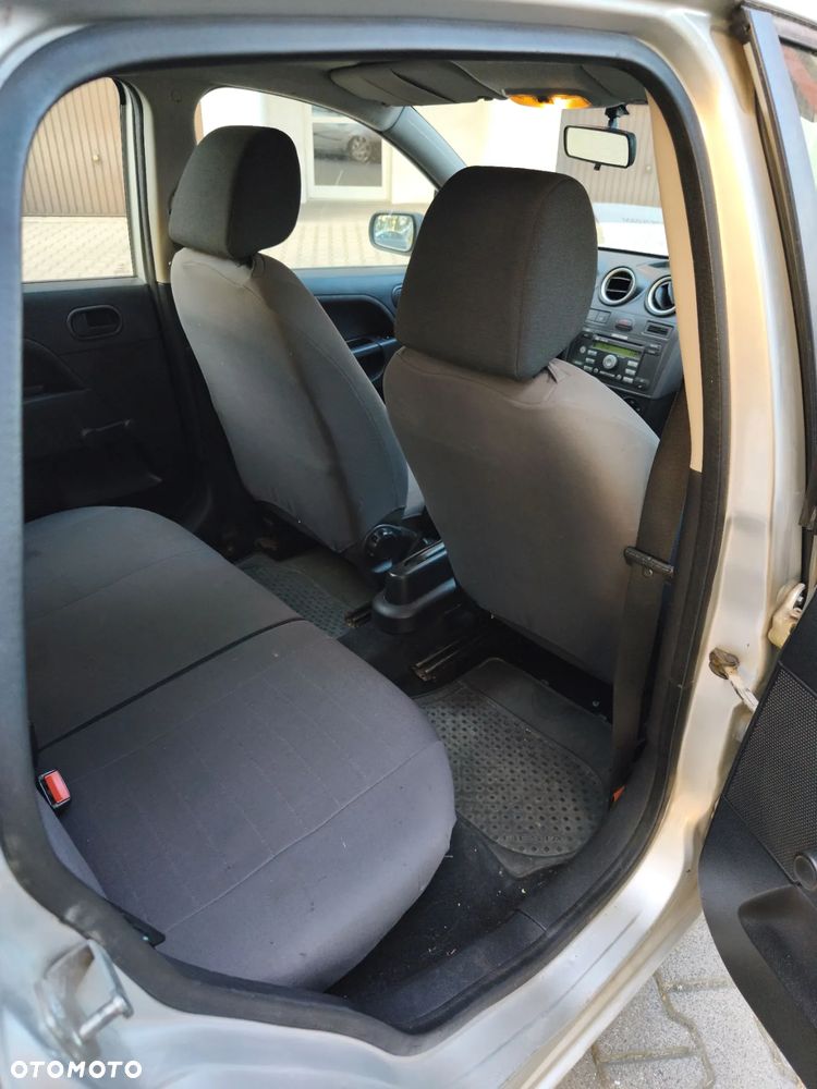 Ford Fiesta - 18