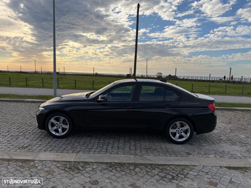 BMW 320 d Auto Exclusive - 2