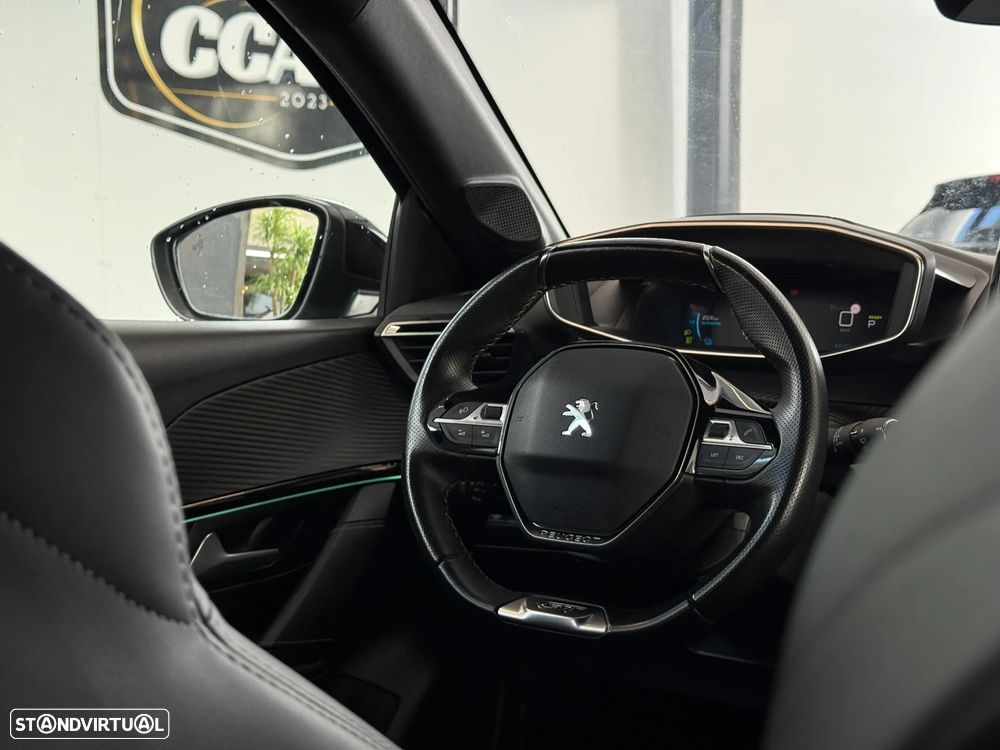 Peugeot e-208 GT - 25