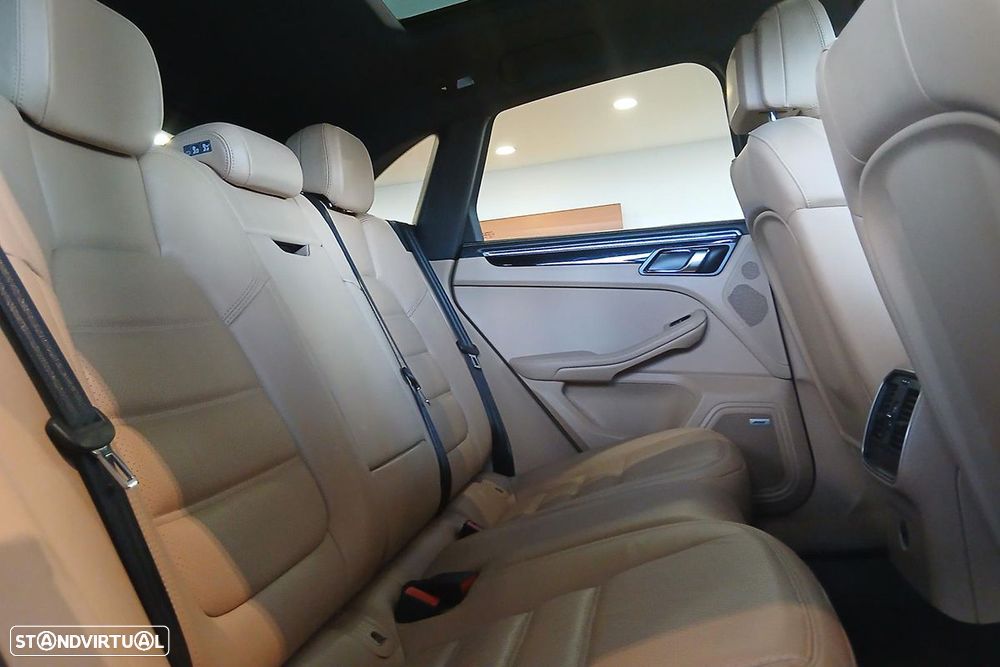 Porsche Macan T - 16
