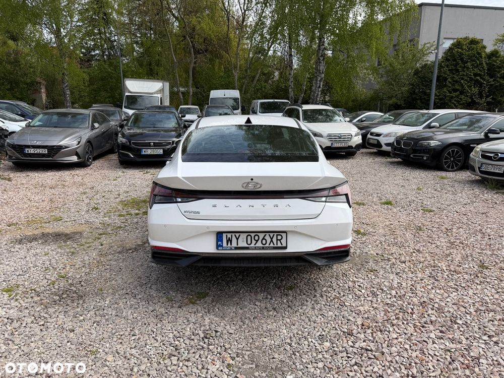 Hyundai Elantra 1.6 Modern CVT - 6