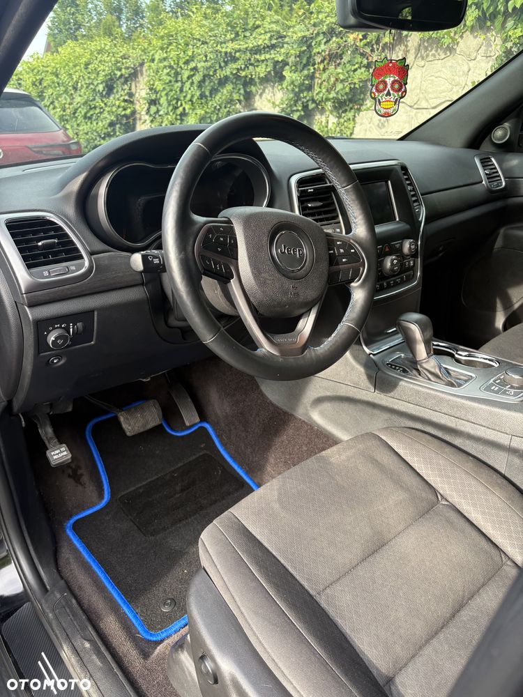 Jeep Grand Cherokee - 14