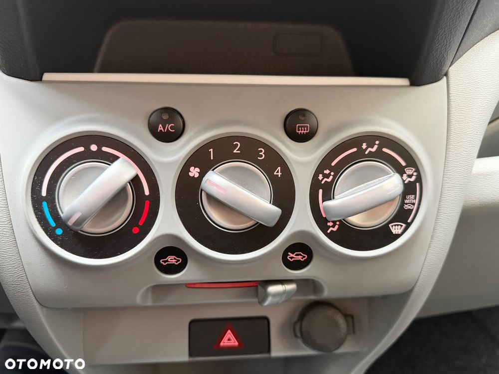 Nissan Pixo 1.0 Visia - 19