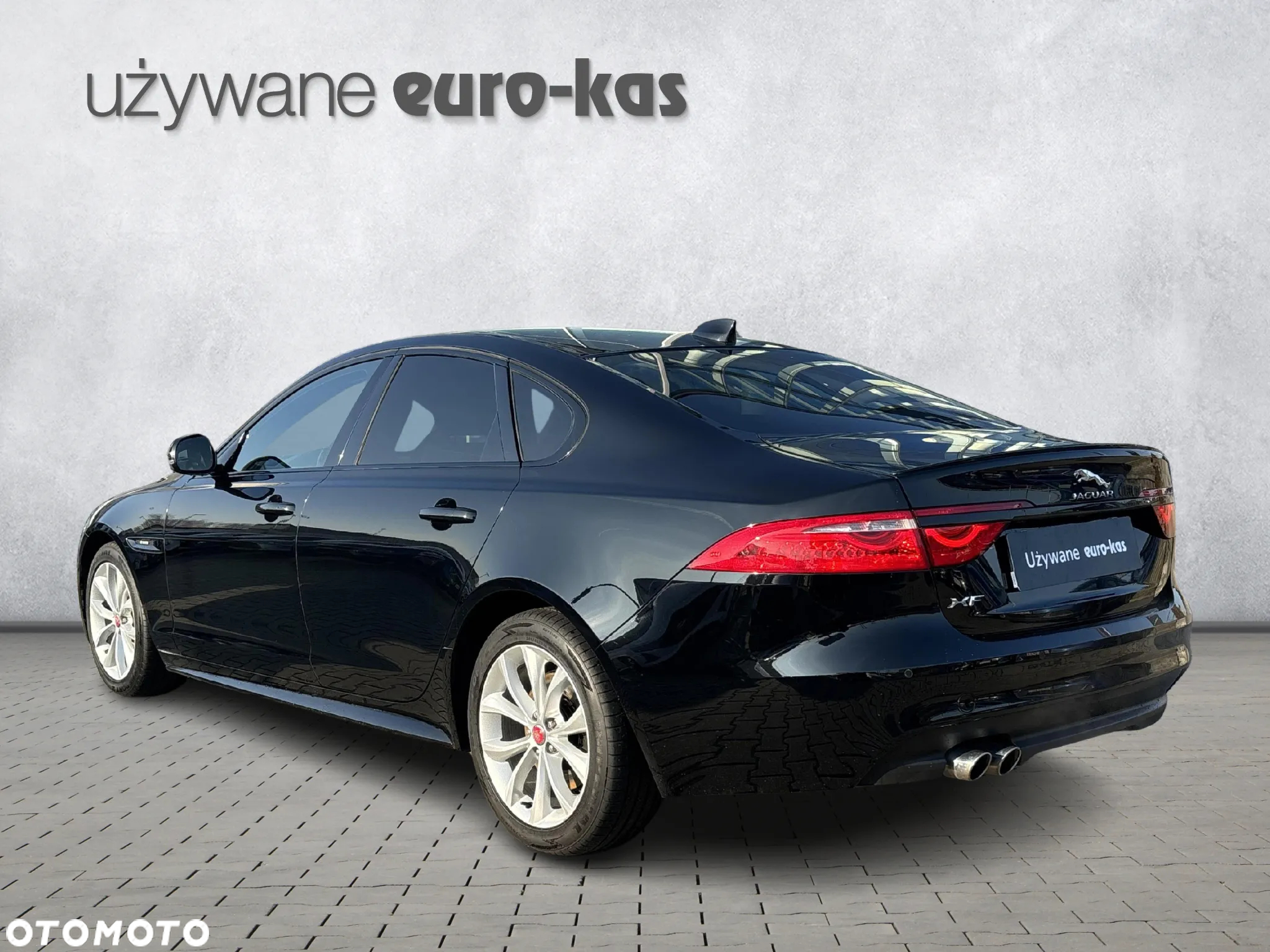Jaguar XF 2.0 i4D R-Sport - 3