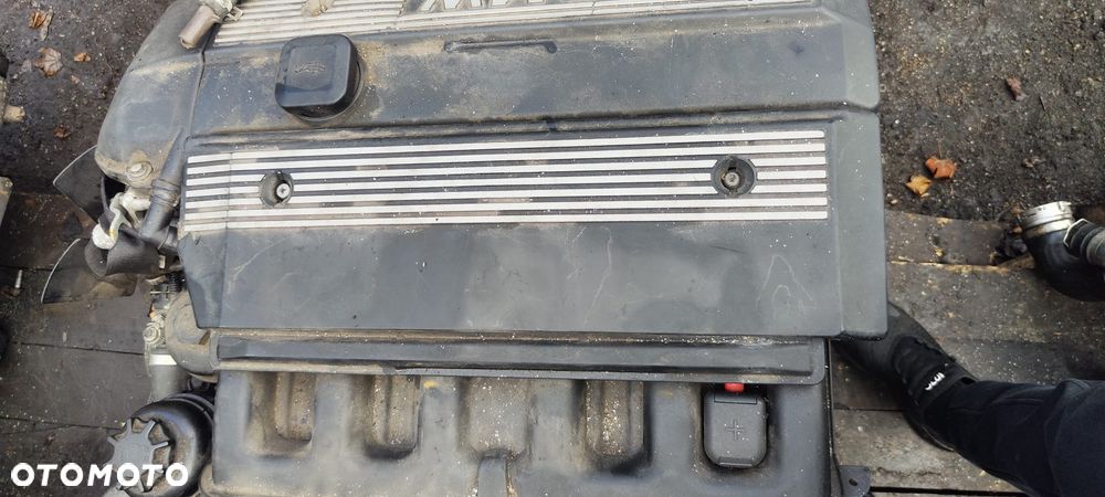 Silnik BmW 2.0 kompletny z osprzętem