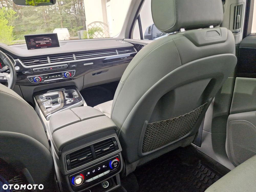 Audi Q7 - 10