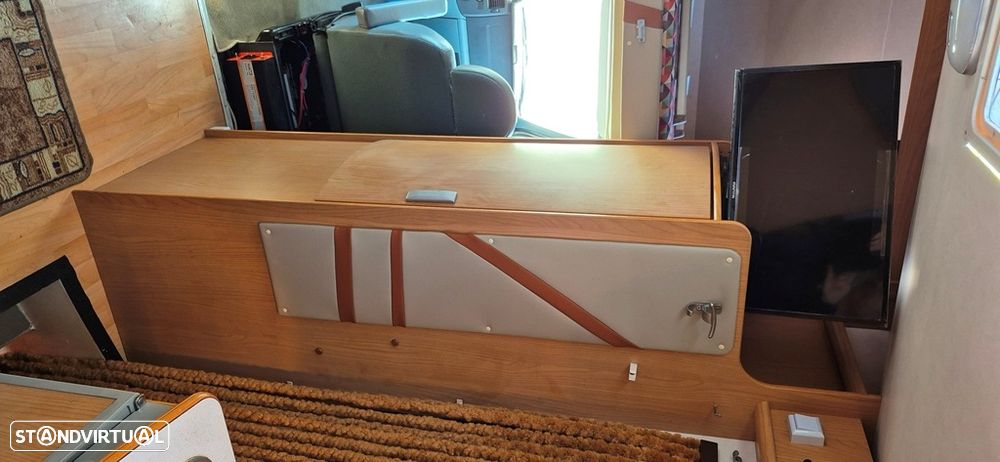 Ford Transit 2.2 TDCI - RIMOR - 6 LUGARES - 6 DORMIDAS - 31