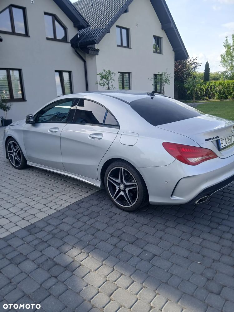 Mercedes-Benz CLA 180 AMG Line - 4