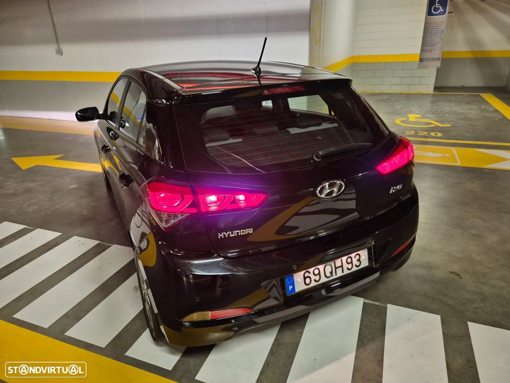 Hyundai i20 1.1 CRDi Blue Access+Bluetooth - 16