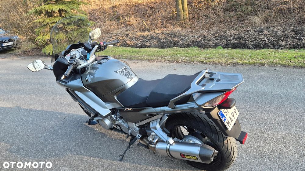Yamaha FJR - 4