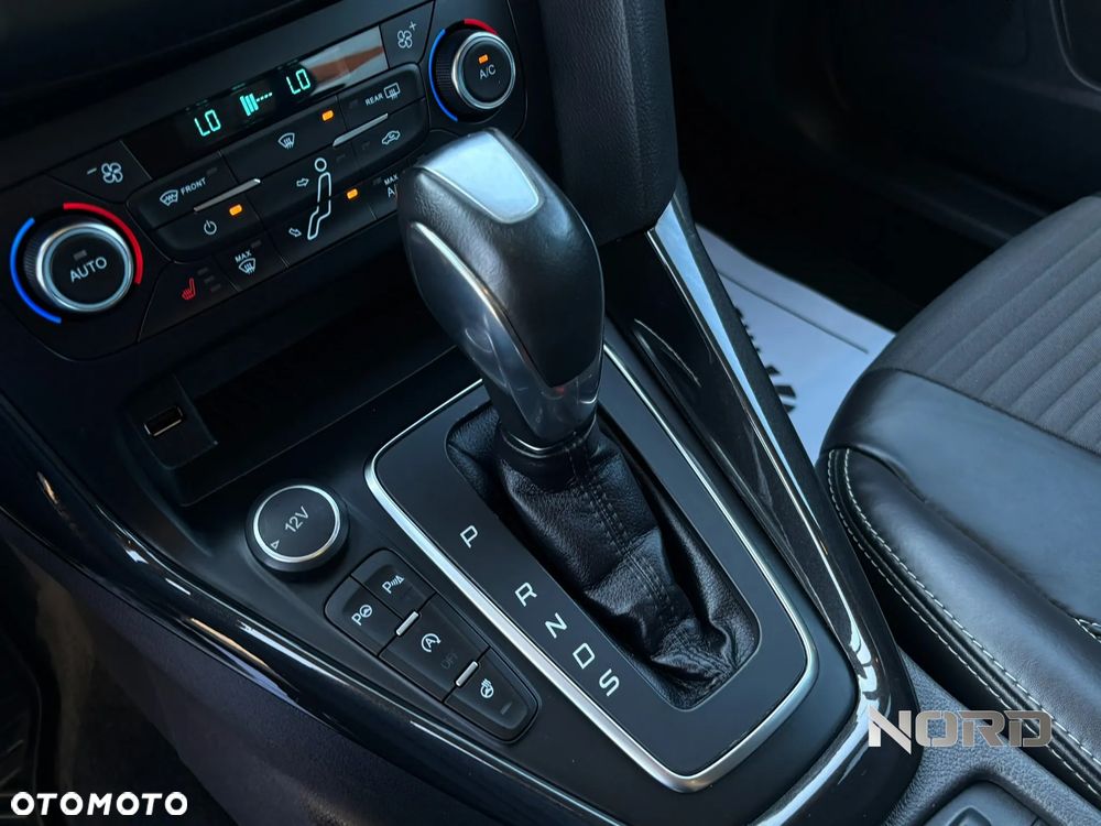 Ford Focus 1.0 EcoBoost Titanium - 17