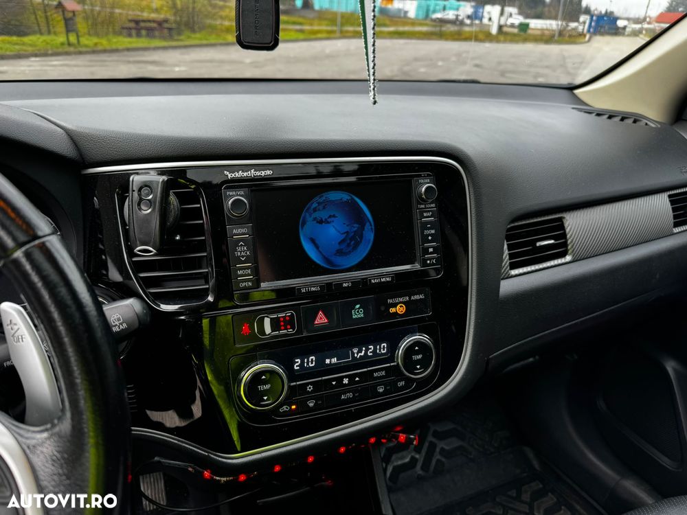 Mitsubishi Outlander 2.2L DI-D 6AT 4WD Intense A03 - 9