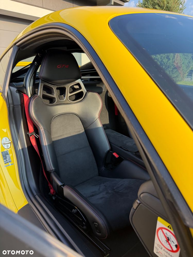 Porsche Cayman GT4 - 6