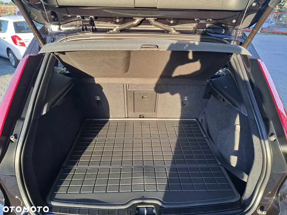 Volvo XC 40 T5 AWD Momentum - 33
