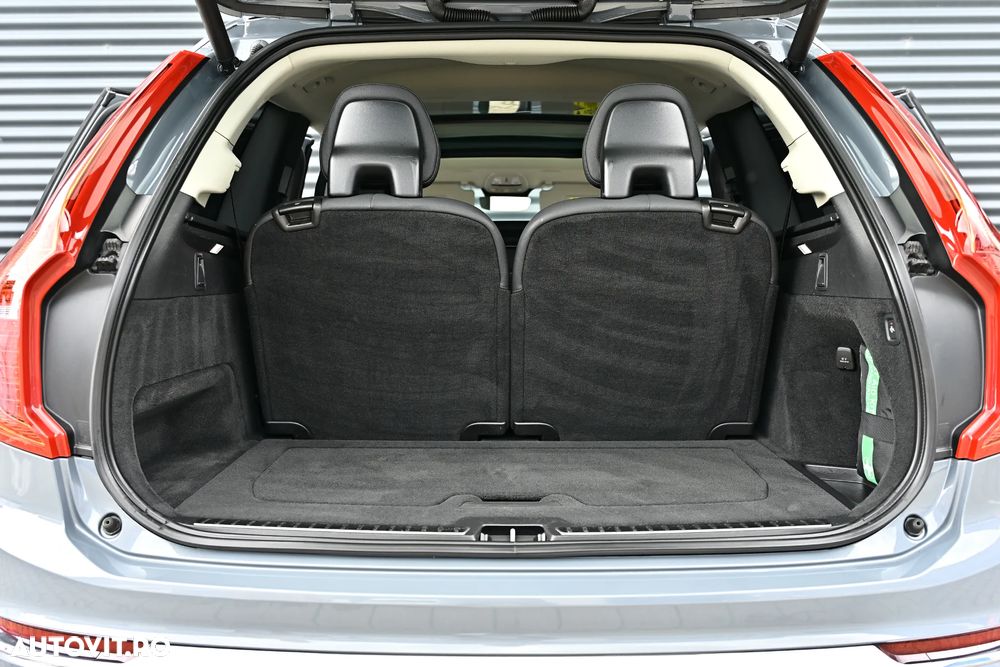 Volvo XC 90 D5 AWD Geartronic Inscription - 36